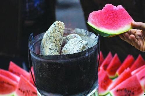 娱乐吃瓜雷军同款辣椒酱,娱乐吃瓜界的“辣”味新宠